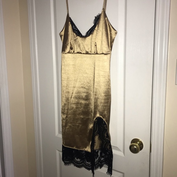 Taking it slow satin midi dress - Picture 2 of 9